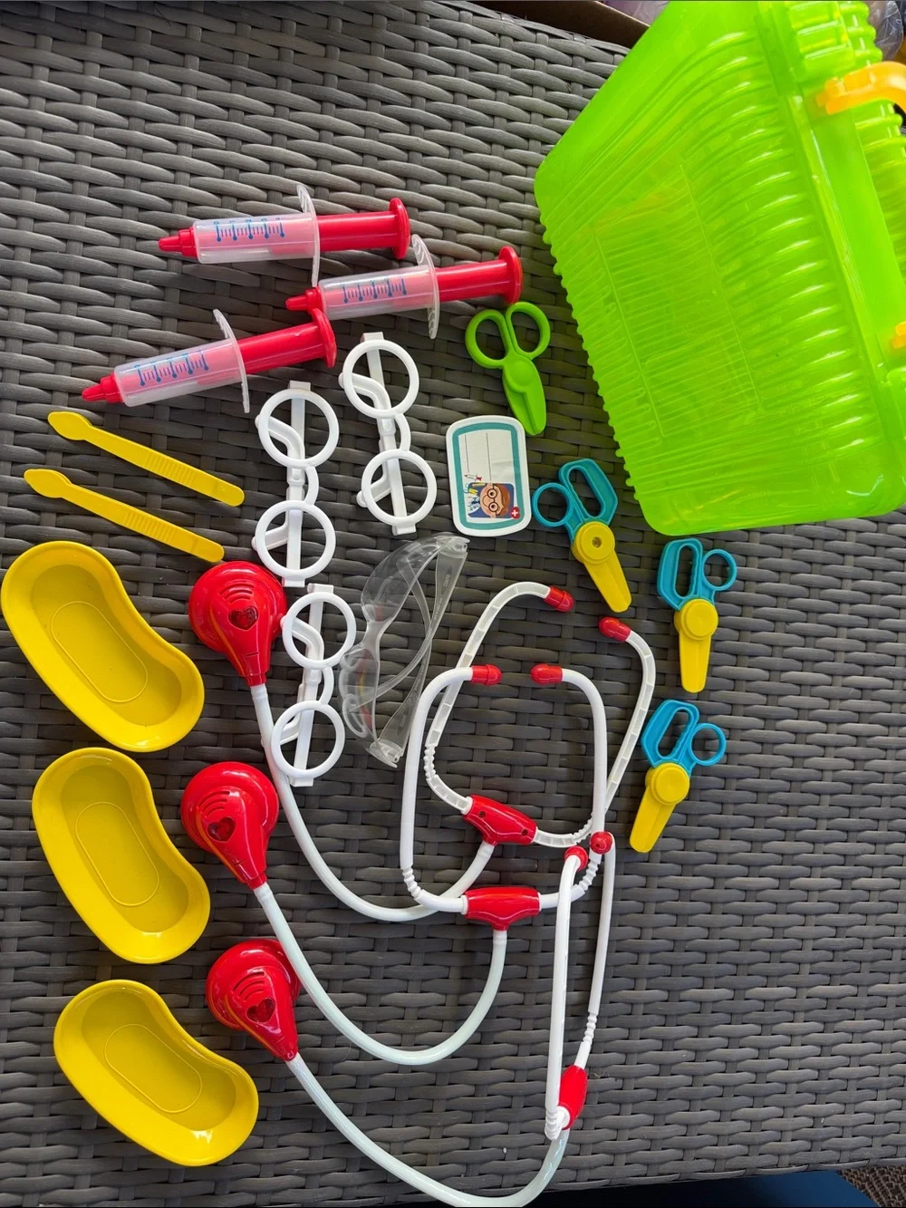 Kids doctor Playset Toy Kit - Red, Yellow, Green
